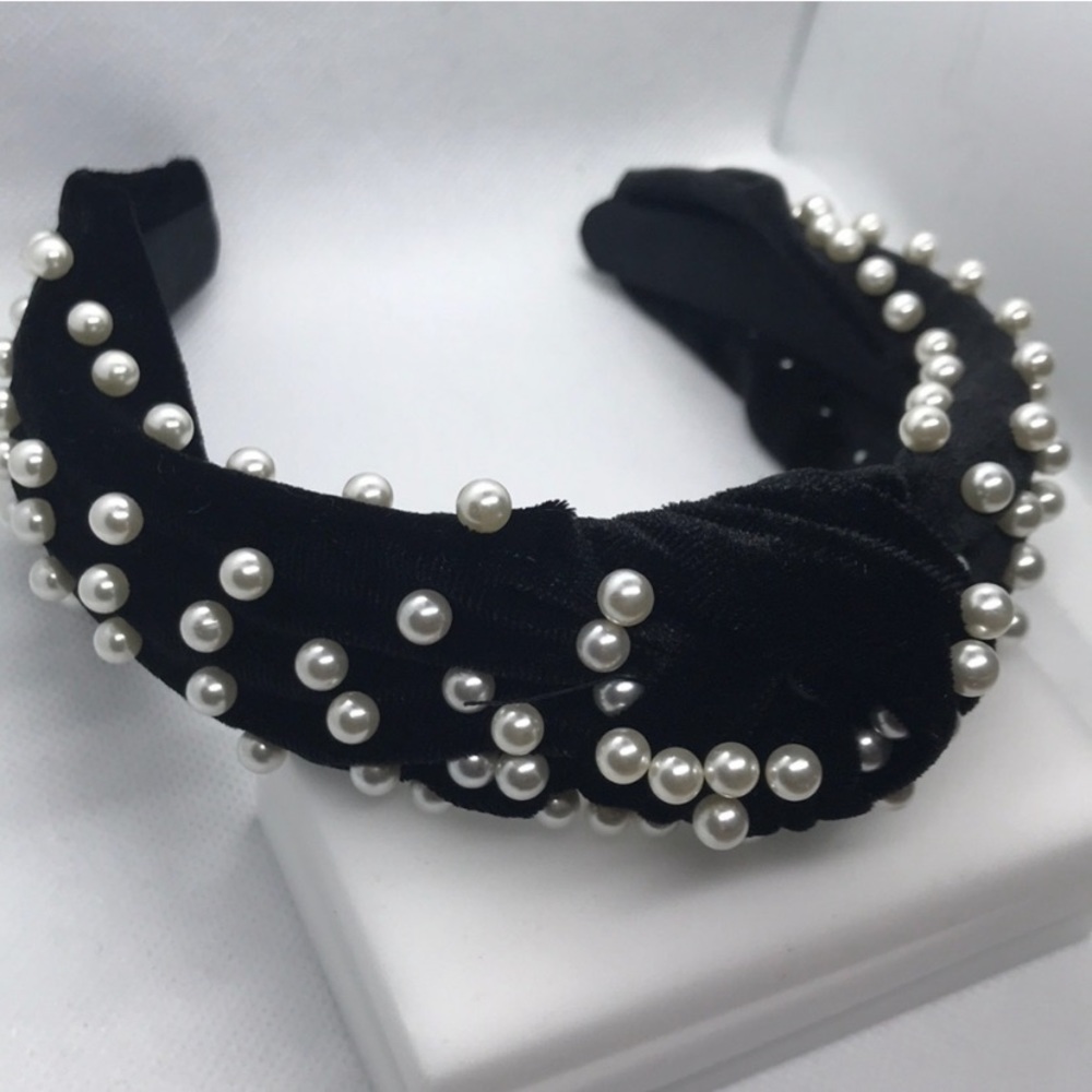 NWOT Pearl Headband in Black